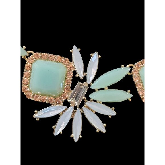 NWOT Gold/Mint/Peach Crystal Necklace/Earring Set - Picture 2 of 6